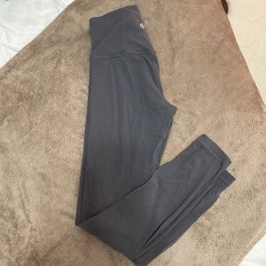 Light grey lululemon leggings